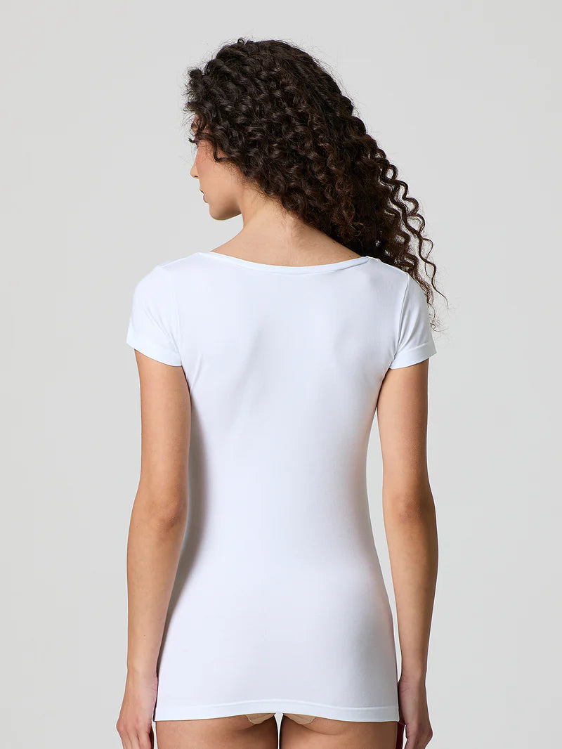 T-shirt Jadea scollo tondo profondo in cotone modal