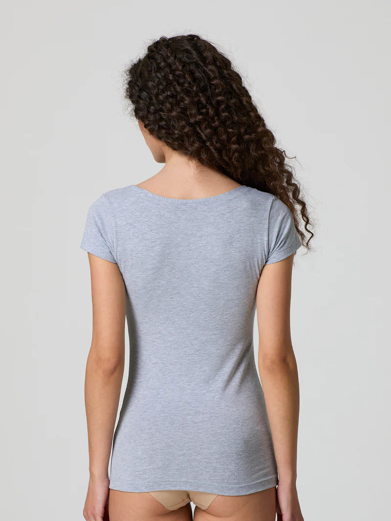 T-shirt Jadea scollo tondo profondo in cotone modal