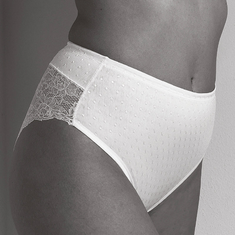 Culotte Gios in pizzo effetto perizoma e tessuto a pois