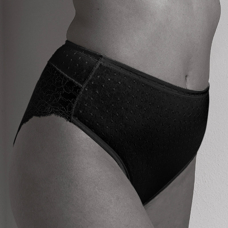 Culotte Gios in pizzo effetto perizoma e tessuto a pois
