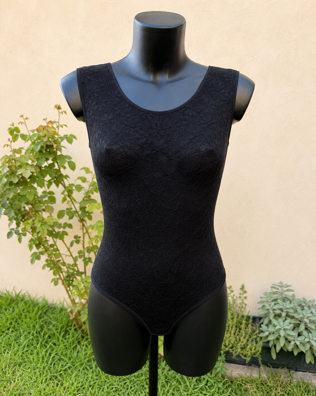 Body sottogiacca esternabile  in pizzo Made in Italy
